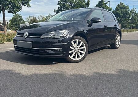 VW Golf Volkswagen 7 Highline DSG | LED | Navi | CarPlay |