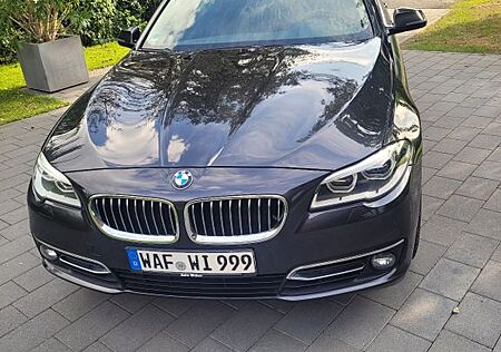 BMW 530d xDrive Touring A -Luxury