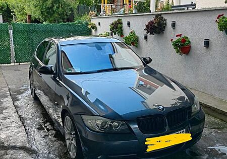 BMW 330i -
