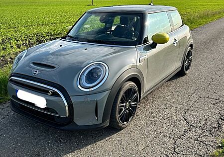 Mini Cooper SE Classic Trim Vollausstattung
