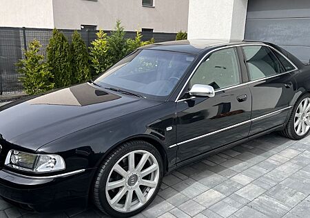Audi S8 4.2 tiptronic quattro