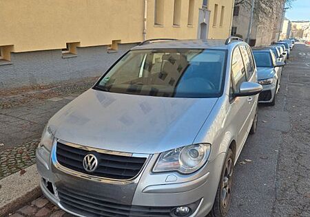 VW Touran Volkswagen 2.0 TDI 103kW DSG DPF - Tempomat Klima