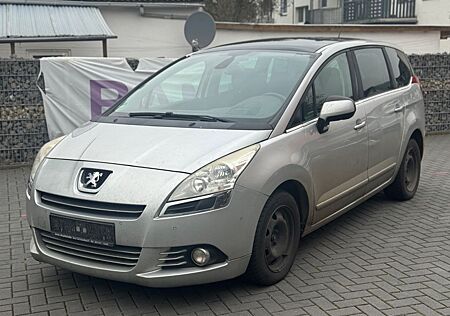 Peugeot 5008 2.0HDI+7SITZE+EURO 5+PANORAMA+