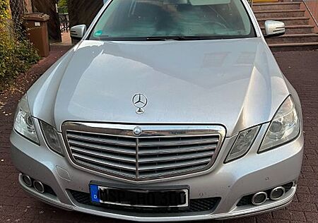 Mercedes-Benz E 220 CDI T ELEGANCE Standheizung