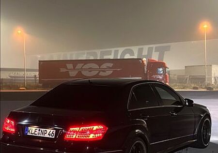 Mercedes-Benz E 500 AVANTGARDE