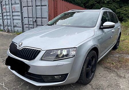 Skoda Octavia Combi Elegance 2.0TDI DSG/PANO/Bi-Xenon