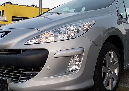 Peugeot 308 Premium 155 THP.AHK KLIMA EINPARKHILFE