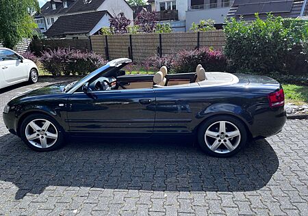 Audi A4 2.4 Cabriolet - Leder, Navi, PDC, GRA
