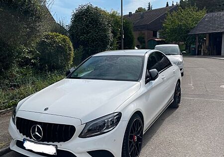 Mercedes-Benz C 300 9-Gang Mutlibeam HUD 19" 8-fach Ambiente