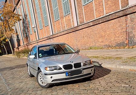 BMW 320i -