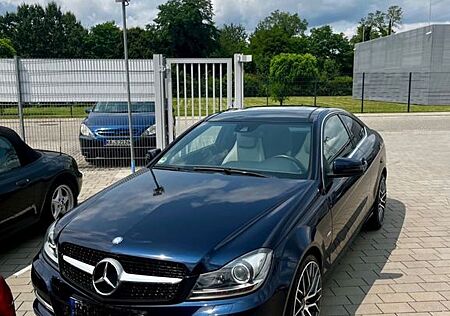 Mercedes-Benz C 220 CDI BlueEFFICIENCY - Coupe