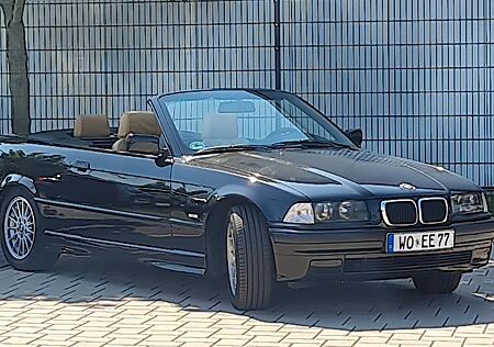 BMW 320i Cabrio Exclusiv Edition Leder klima schalte