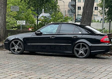 Mercedes-Benz E 280 4MATIC AVANTGARDE Avantgarde