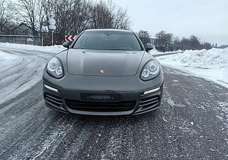 Porsche Panamera 4 Edition