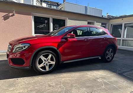 Mercedes-Benz GLA 200 AMG Alcantara Bi-Xenon Navi Dynamic