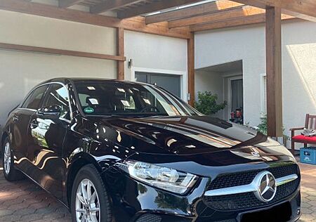 Mercedes-Benz A 180 - Junge Sterne Garantie