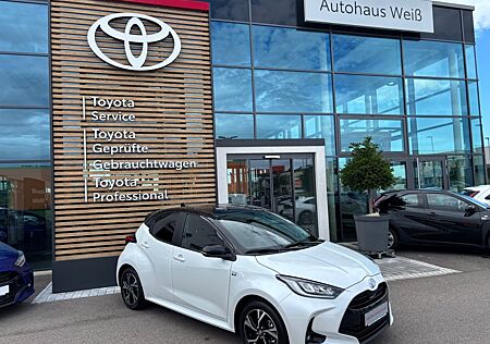 Toyota Yaris Hybrid 1,5 Black&White Topfahrzeug