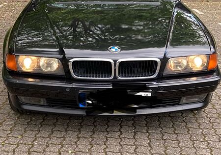 BMW 728i Gepflegter Klassiker E38