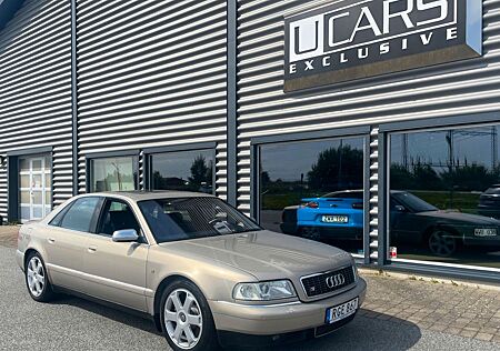 Audi S8 4.2 tiptronic quattro / 360hp