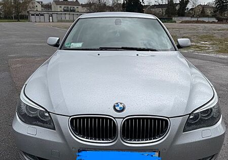 BMW 525i -