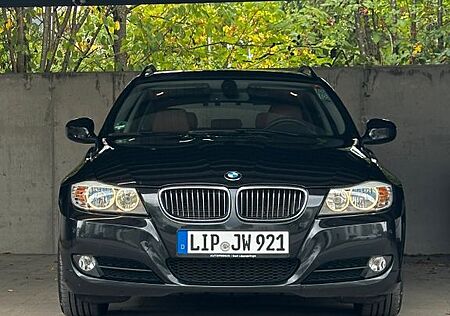 BMW 318d Touring E91 2010 TÜV 12/2026 | Leder