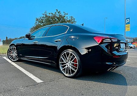 Maserati Ghibli 3.0 V6 430HP GranLusso S Q4 4WD | Radar