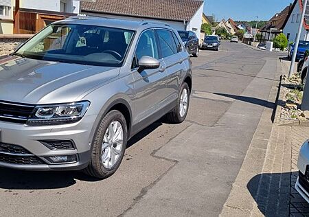 VW Tiguan Volkswagen Highline 2.0 TSI BMT/Start-Stopp 4Motion