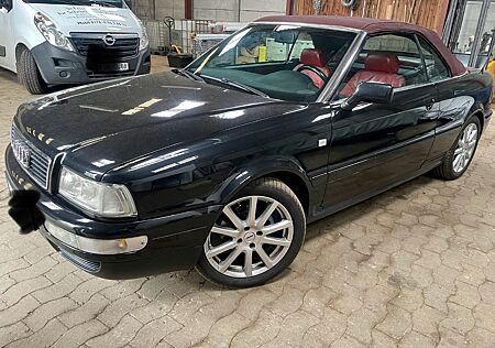 Audi 80 Cabrio 2.6 l / Leder / Klima