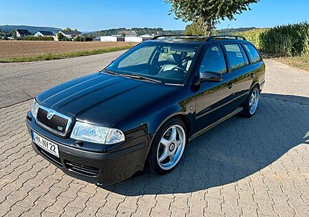 Skoda Octavia Combi 1.8 Turbo RS