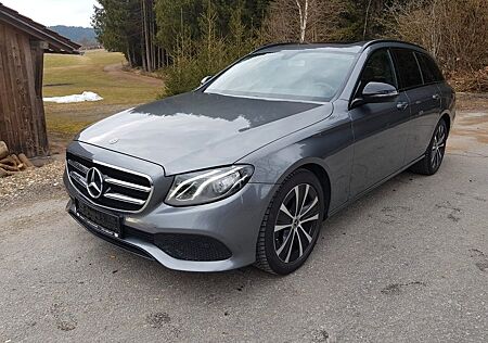 Mercedes-Benz E 220 d 4Matic AHK,Pano,Kamera,DAB,Navi