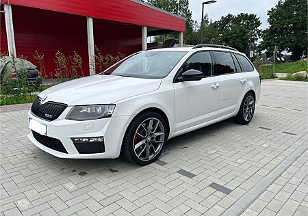 Skoda Octavia 2.0 TDI DSG RS Combi RS