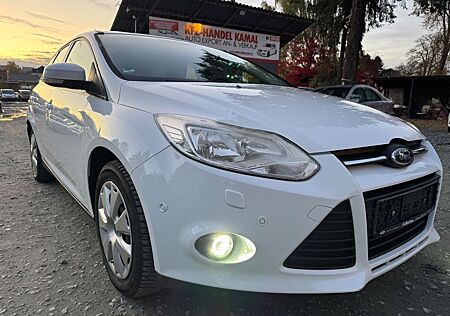 Ford Focus gebraucht kaufen Ford Focus Turnier Trend 1,6 BENZIN Nur 38860KM