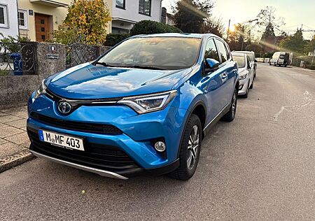 Toyota RAV 4 2,5-l-Hybrid Perfekt gepflegt