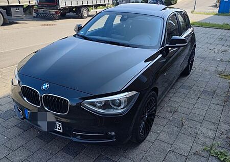 BMW 116d Sport Line Sport Line/ Panorama