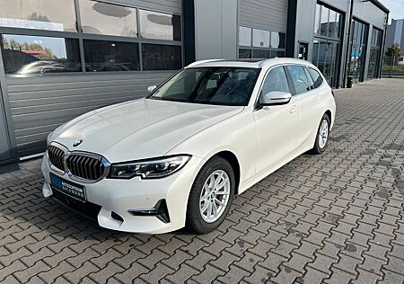 BMW 320d Touring LuxuryLine AUT AHK PANO LED DAB