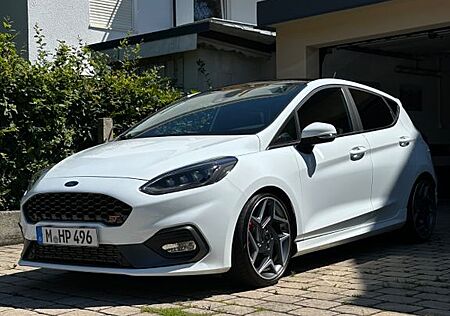 Ford Fiesta 1,5 EcoBoost ST mit Leder-Exklusiv-Pa...