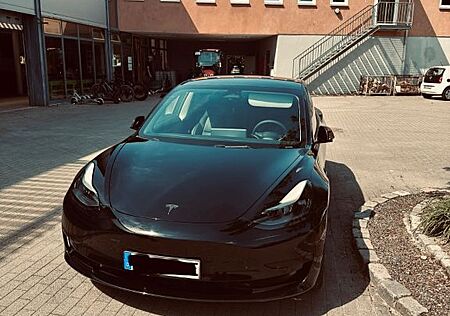 Tesla Model 3 RWD,SolidBlack,Sportfelgen,Restgarantie
