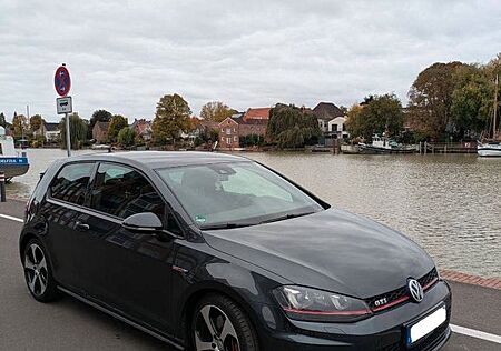 VW Golf Volkswagen 7 GTI Performance|230 PS| Tüv | gepflegt