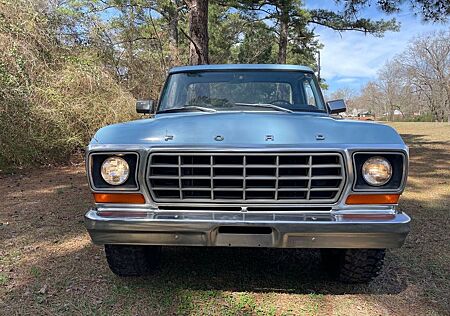 Ford F 150 Pickup Blue RWD Automatic