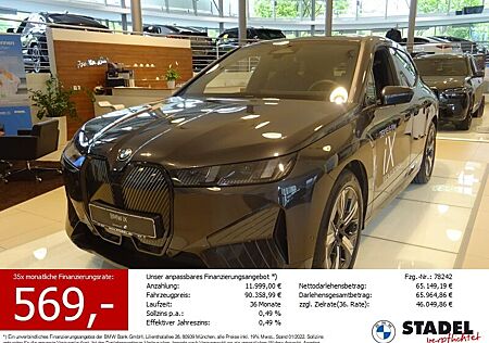 BMW iX xDrive45 *TAGESZULASSUNG* *SOFORT LIEFERBAR*