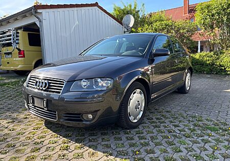 Audi A3 2.0 TDI Ambiente *Xenon*Bose