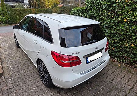 Mercedes-Benz B 180 -Night-Paket, Bi-Xenon, Rückfahrkamera