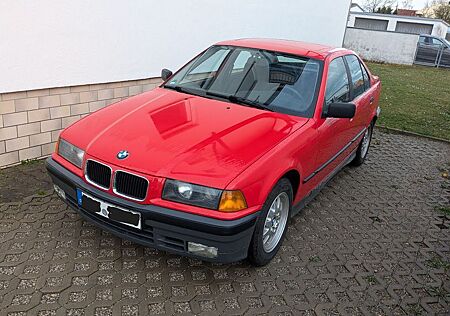 BMW 318i E36