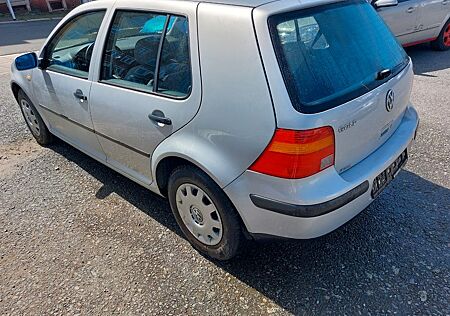 VW Golf Volkswagen 1.4 Trendline**Tüv 05/2027**1 Hand**Scheckheft*