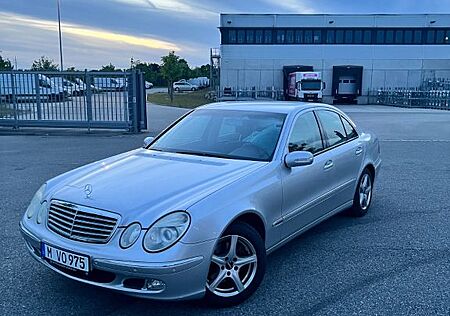 Mercedes-Benz E 240 ELEGANCE *8-FACH BEREIFT*PDC*SHZ*