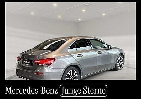 Mercedes-Benz A 180 gebraucht kaufen Mercedes-Benz A 180 d Limousine Progressive +MBUX+Navi+STH+PDC