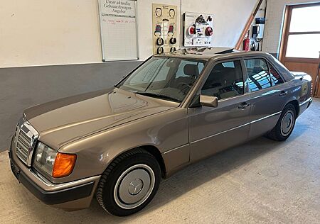 Mercedes-Benz 230 230E W124