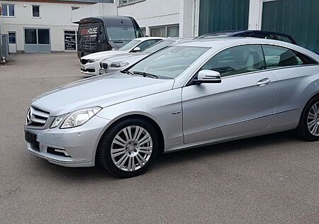 Mercedes-Benz E 250 E Coupe CGI BlueEfficiency