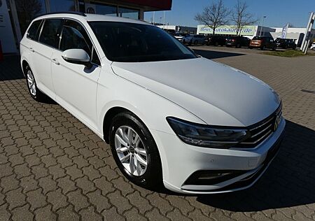 VW Passat Variant Volkswagen NAVI AZV PDC Kamera ALU LED