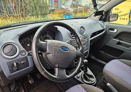 Ford Fusion 1,4 16V + +